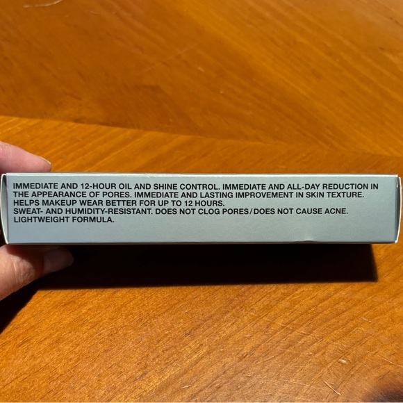 MAC Studio Fix Mattifine 12HR Shine-Control Primer - Picture 5 of 16